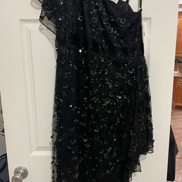 Mac Duggal One Shoulder Sequin Gown Size 14 - Picture 2 of 5